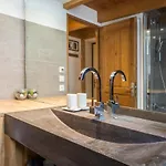 2 - Charming 2 Bedroom Haven In Διαμέρισμα