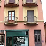 Διαμέρισμα 2 - Charming 2 Bedroom Haven In *