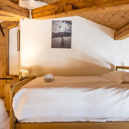 2 - Charming 2 Bedroom Haven In * שאמוני
