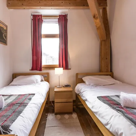 2 - Charming 2 Bedroom Haven In Appartamento